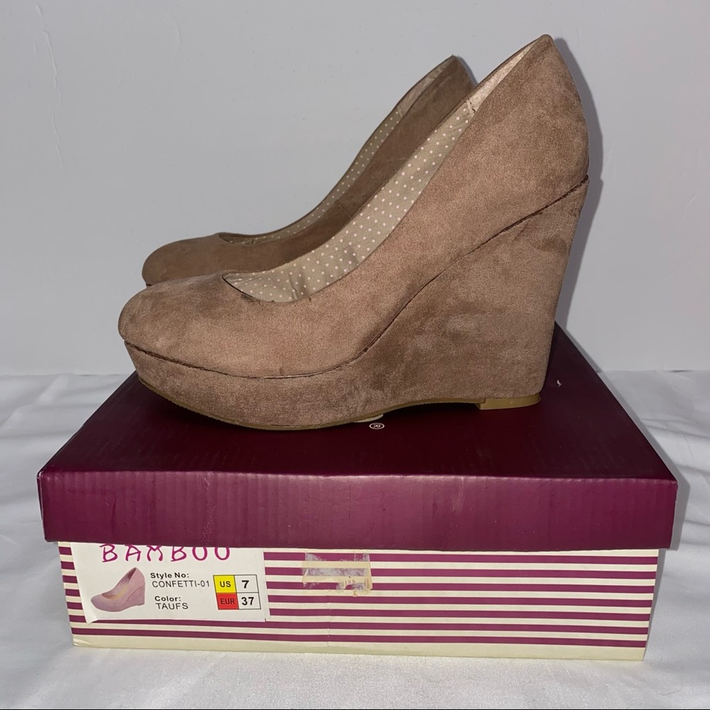 Women’s Simple Cute Taupe Wedges Size 7